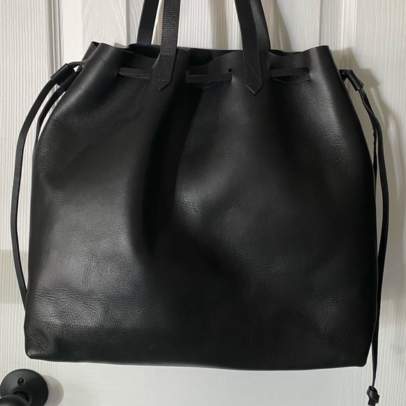 Madewell Handbags - Madewell leather tote bag